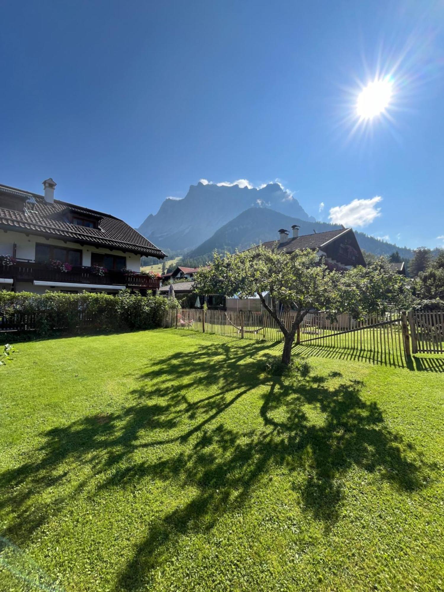 Haus Alpenblume Apartment Ehrwald Exterior foto