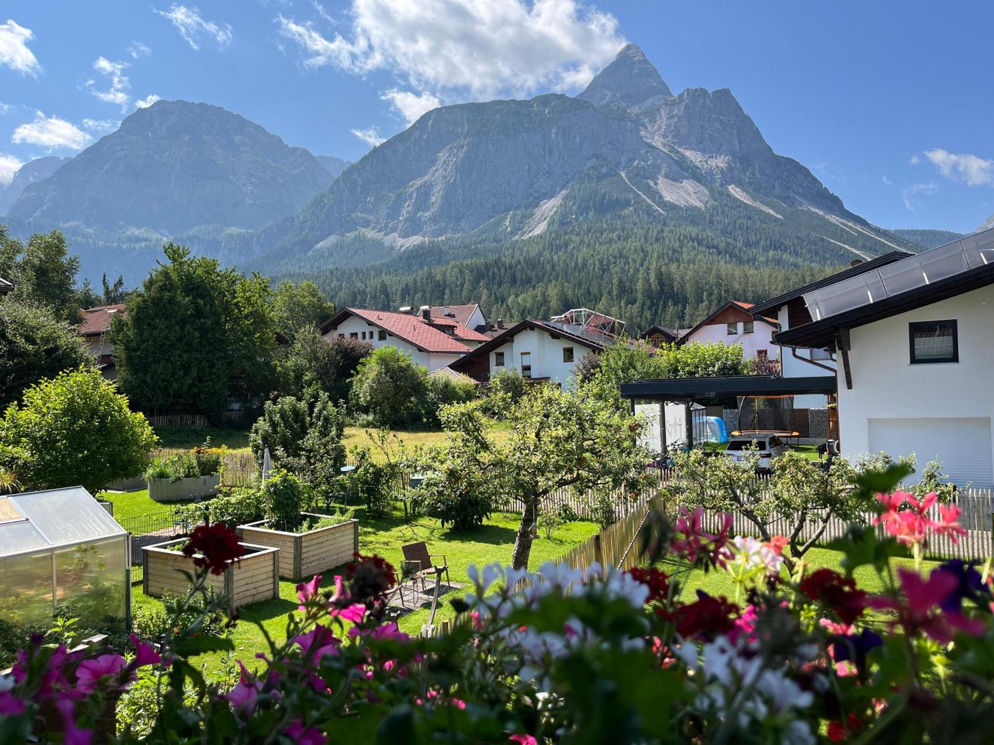Haus Alpenblume Apartment Ehrwald Exterior foto