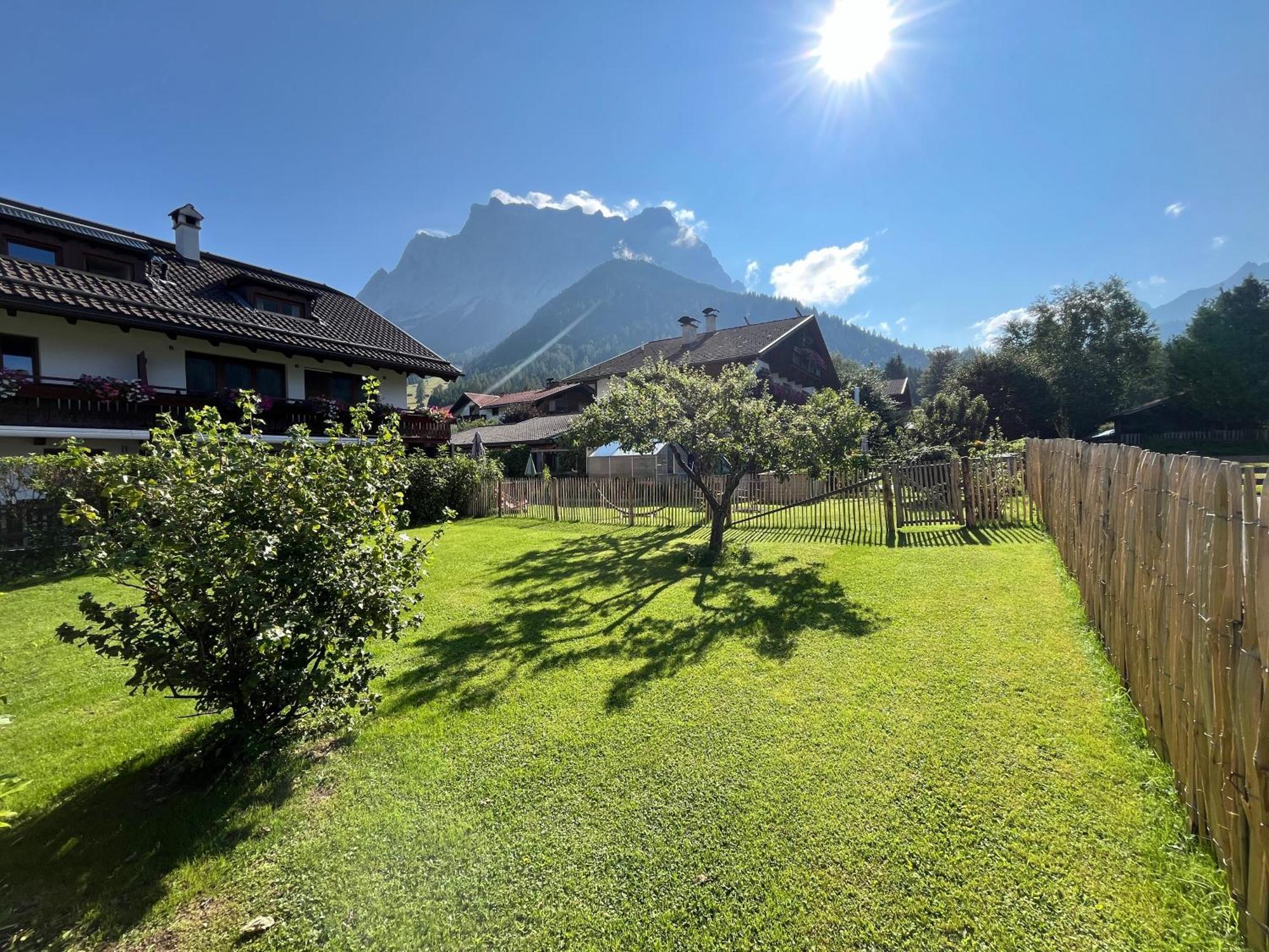 Haus Alpenblume Apartment Ehrwald Exterior foto